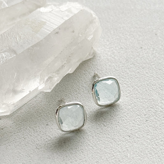 Sidabriniai auskarai su topazo kristalais