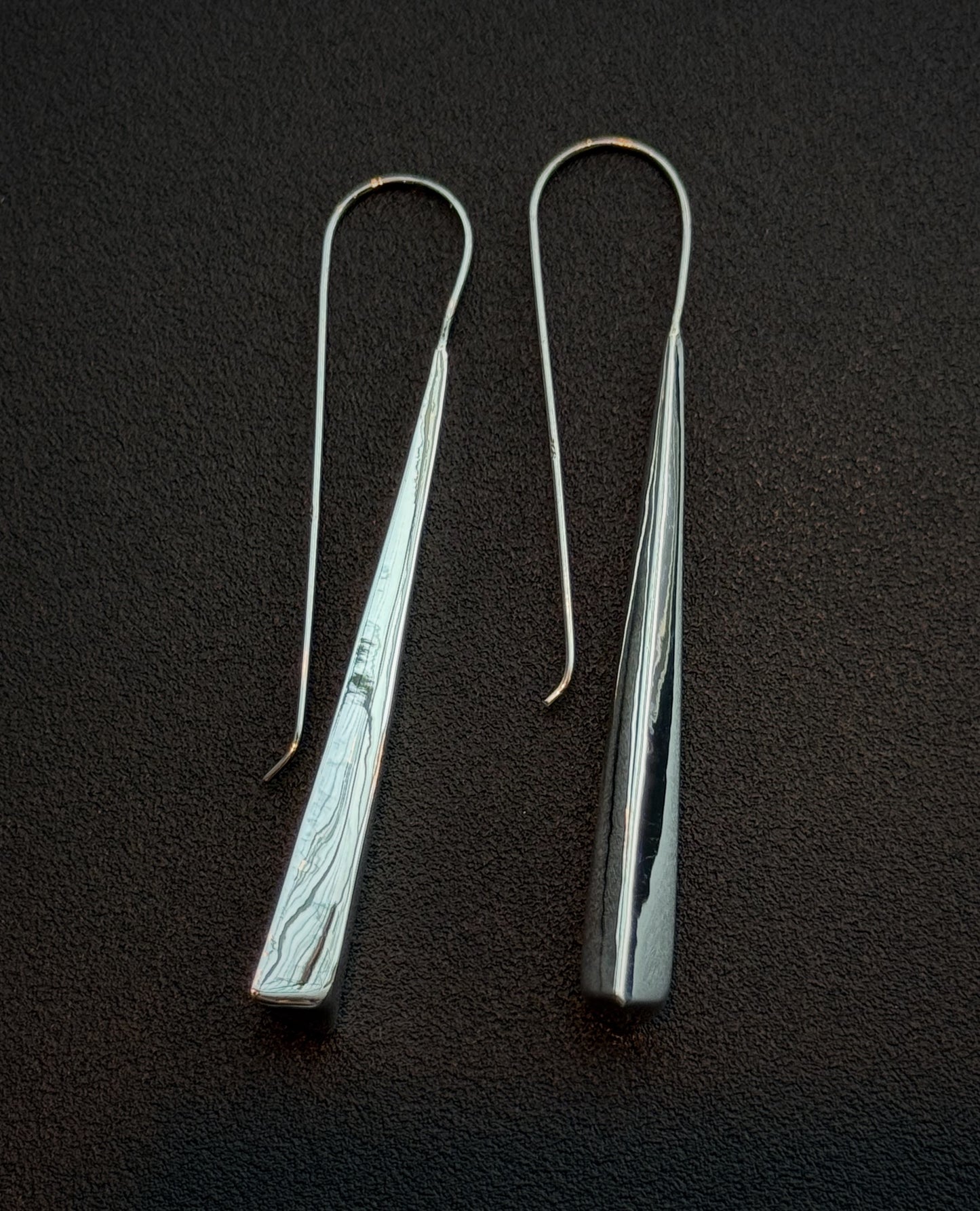 Sidabriniai ilgi auskarai