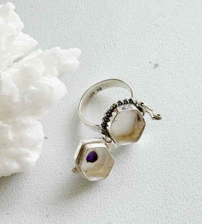 Sidabrinis Žiedas "Ametisto paslaptis"