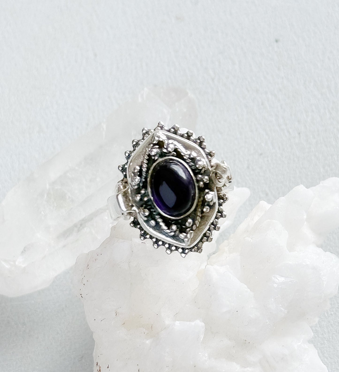 Sidabrinis Žiedas "Ametisto paslaptis"