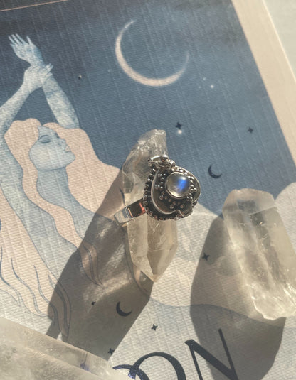 Sidabrinis Žiedas "Mėnulio paslaptis"