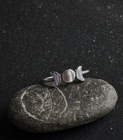 Sidabrinis Žiedas "Trys Mėnuliai"