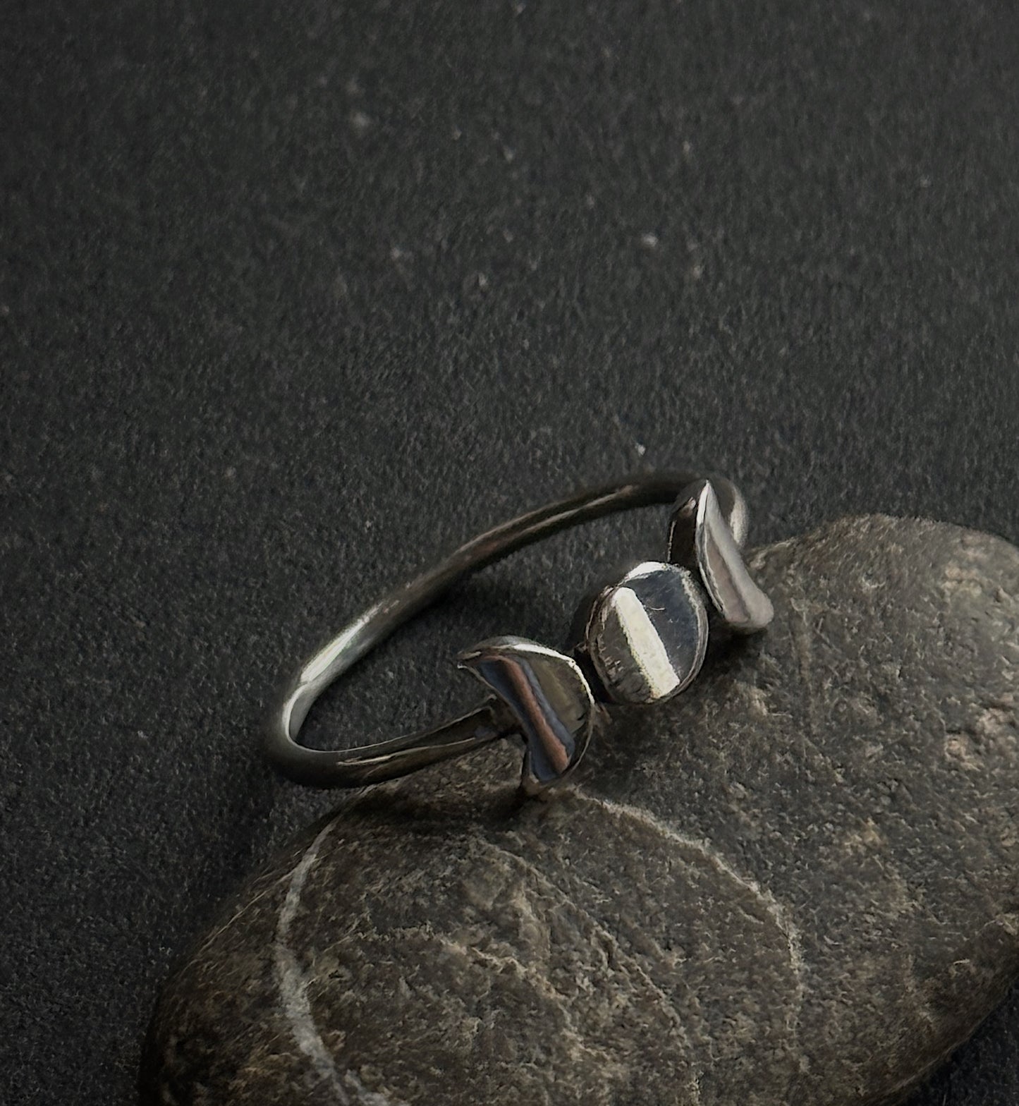 Sidabrinis Žiedas "Trys Mėnuliai"