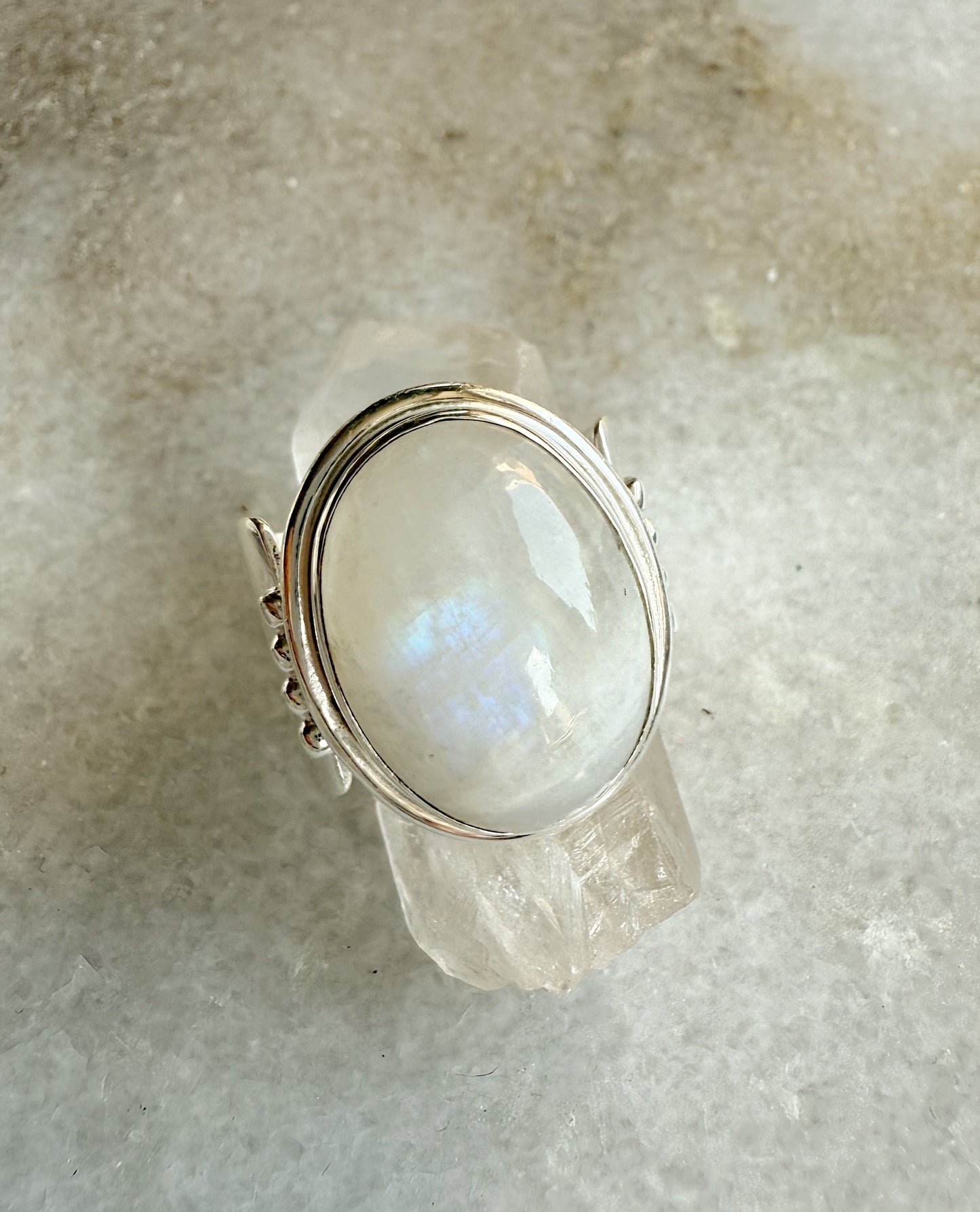 Sidabrinis Žiedas su Mėnulio akmeniu