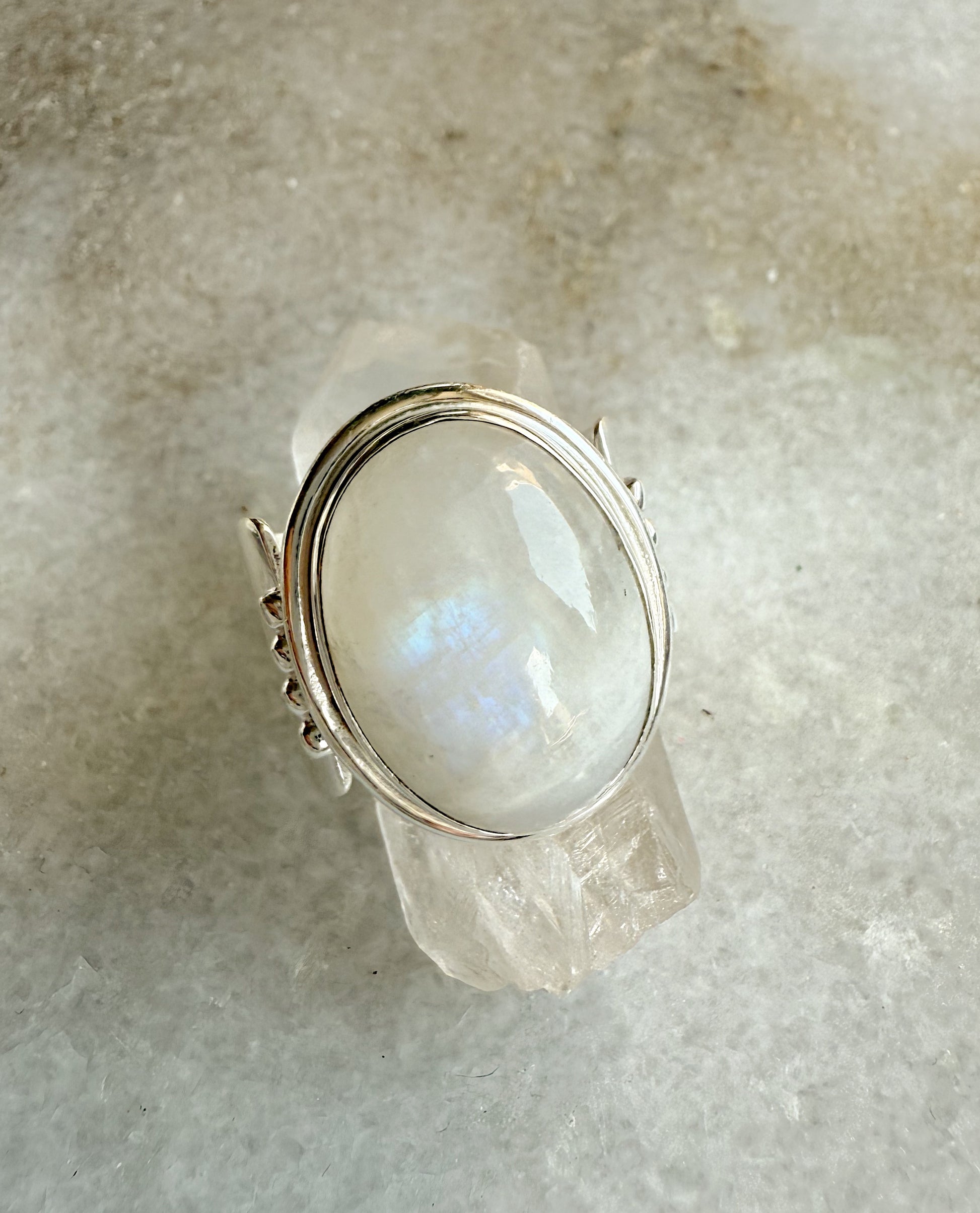 Sidabrinis Žiedas su Mėnulio akmeniu