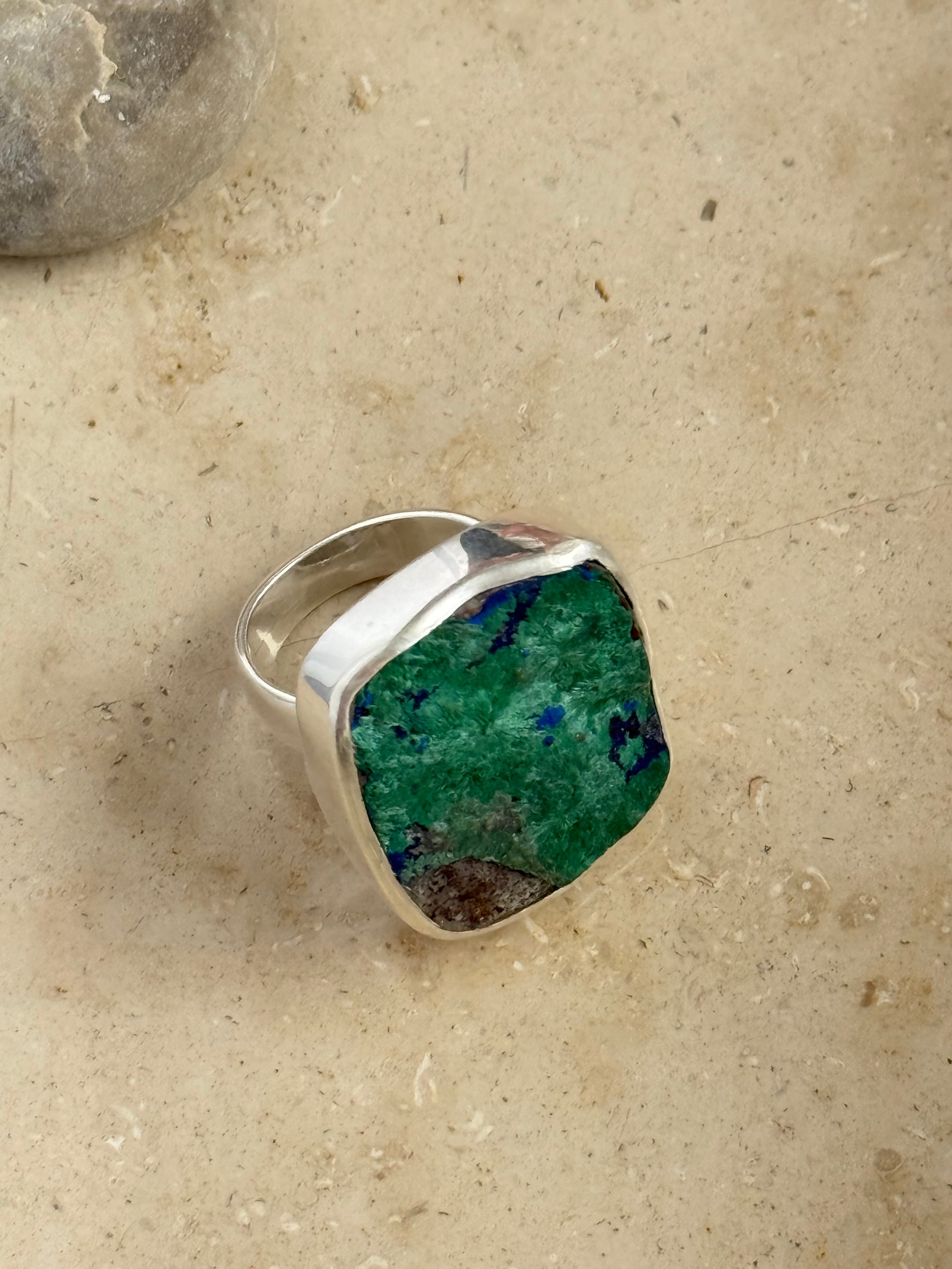 Sidabrinis Žiedas su šilkiniu malachito kristalu / 16 dydis