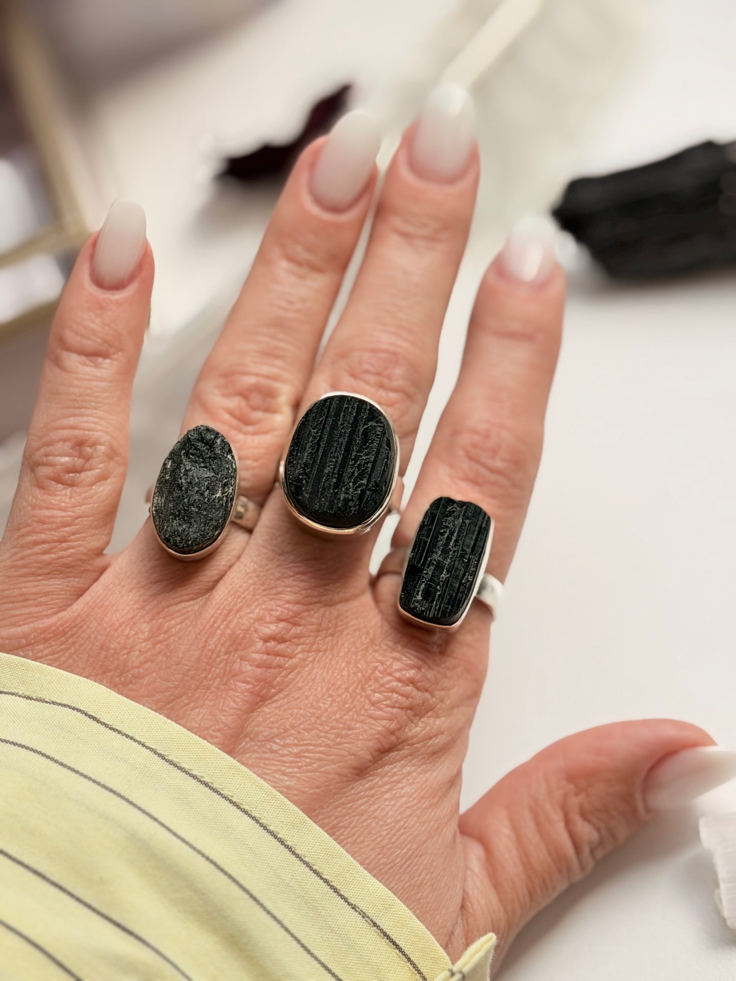 Sidabrinis juodojo turmalino žiedas / 22 dydis