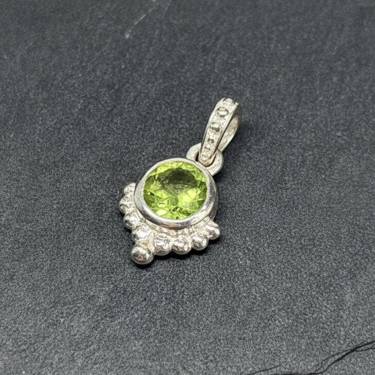 Sidabrinis pakabukas Peridotas/Labradoritas/Topazas