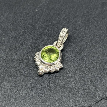 Sidabrinis pakabukas Peridotas/Labradoritas/Topazas