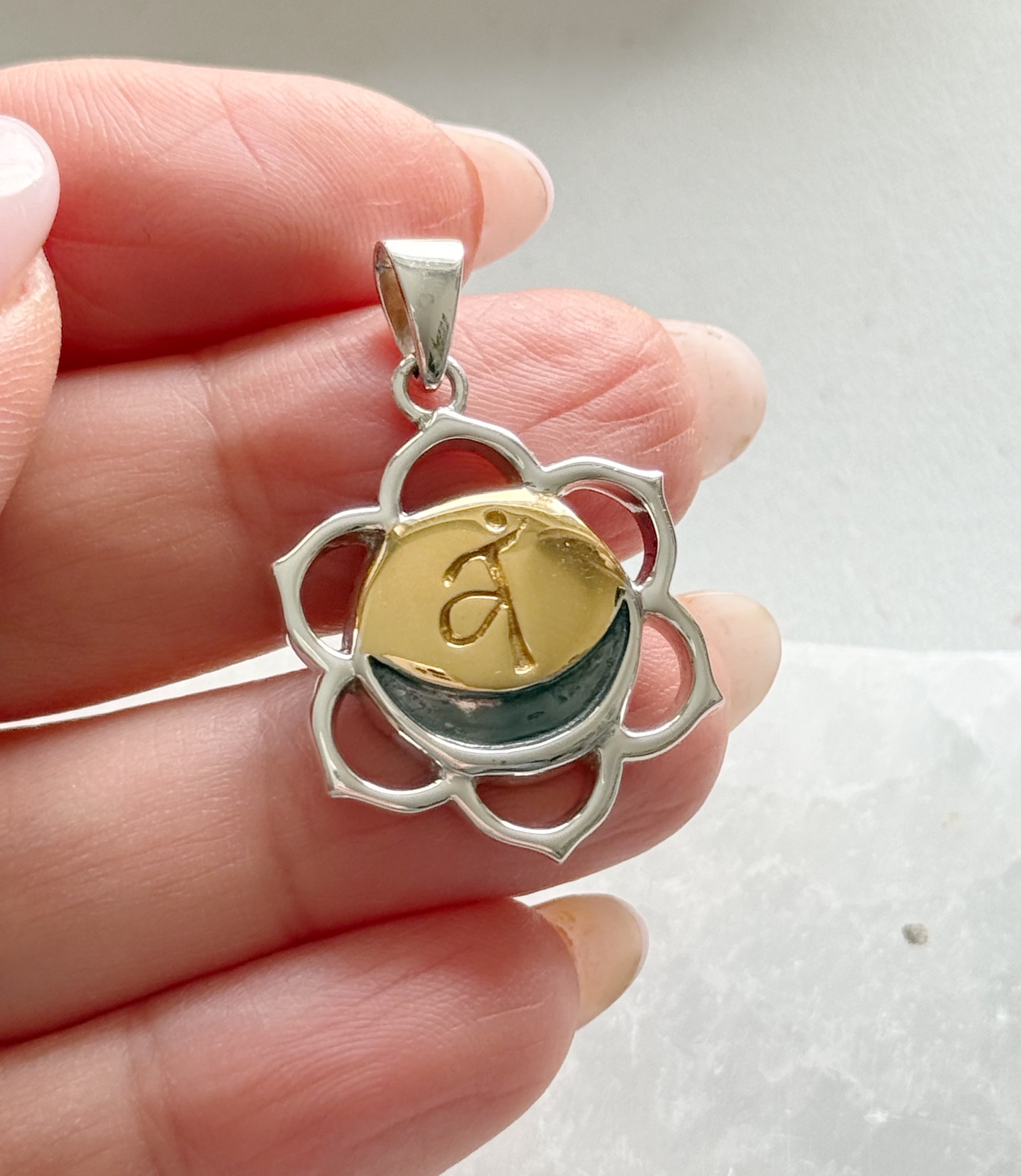 Sidabrinis sakralinės čakros pakabukas „Džiaugsmas“