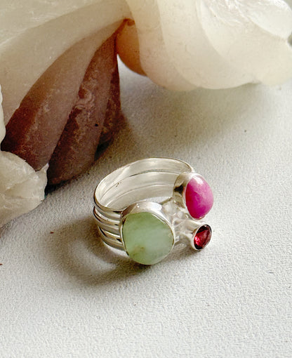 Sidabrinis turmalino, aventiurino ir granato žiedas / 16 dydis