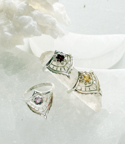 Sidabrinis žiedas “Išsiskleidimas” / 12 dydis