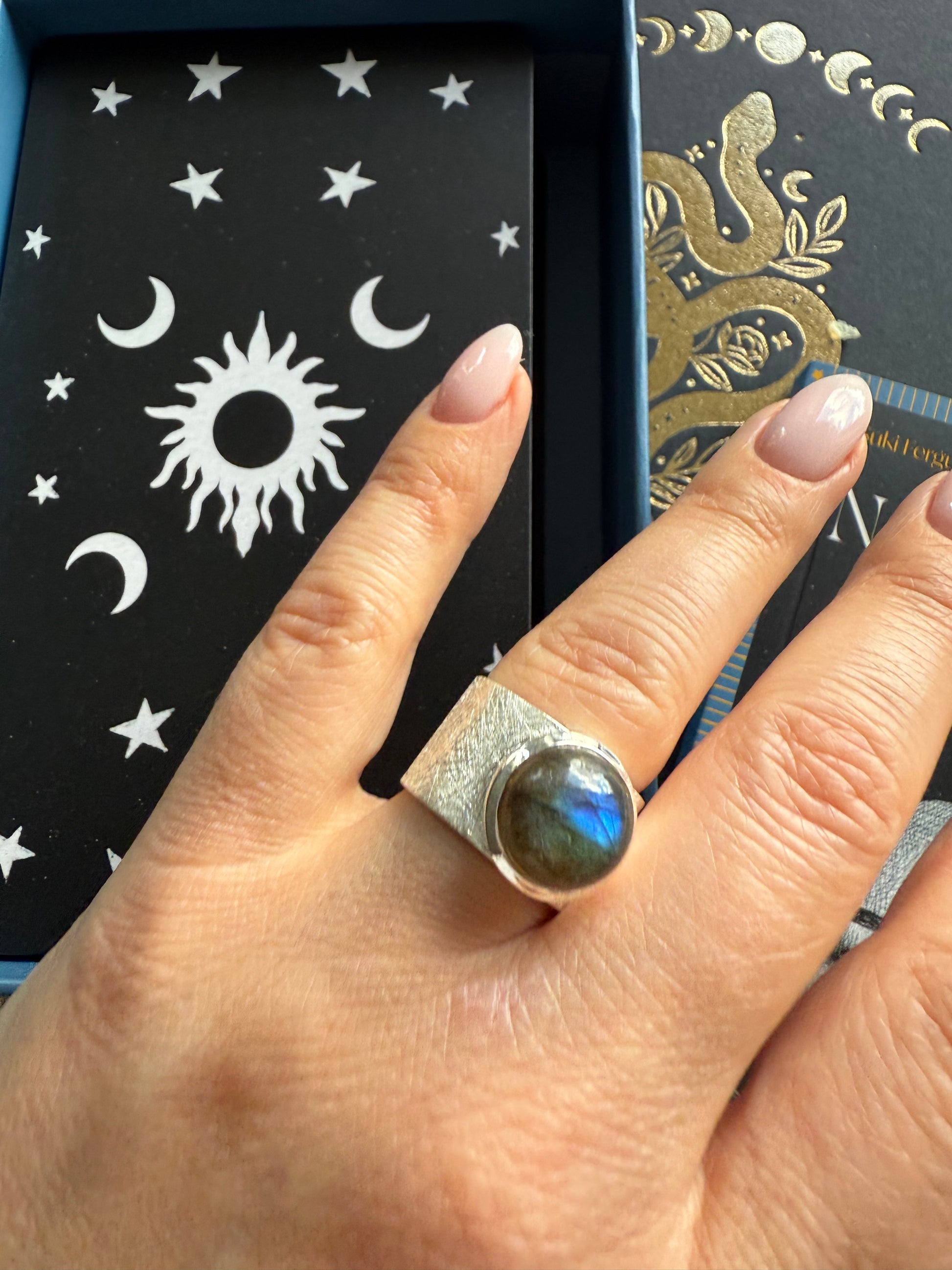 silver ring "Labradorite"