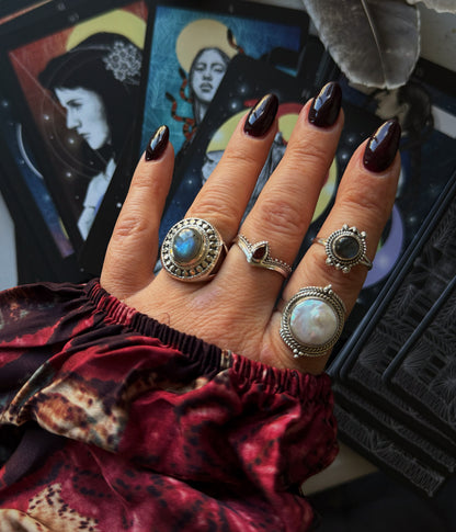 Sidabrinis žiedas su Labradorito kristalu / 16 dydis