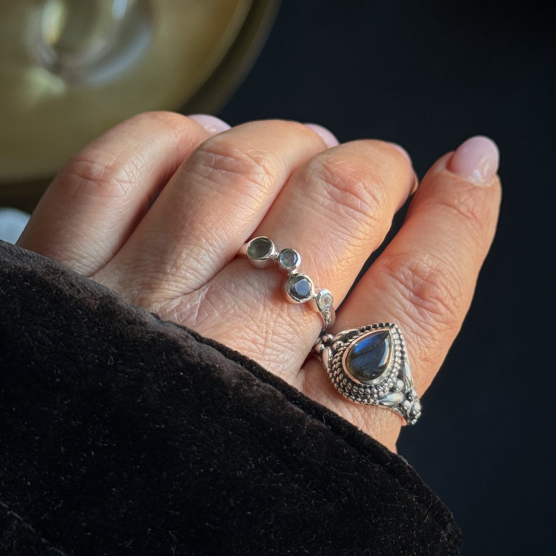 Sidabrinis žiedas “Labradorito lašas”