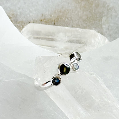 Sidabrinis žiedas “Labradorito lašeliai”