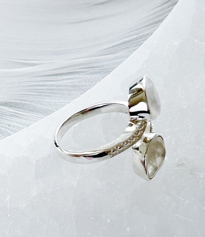 Sidabrinis žiedas “Mėnulio lašas”