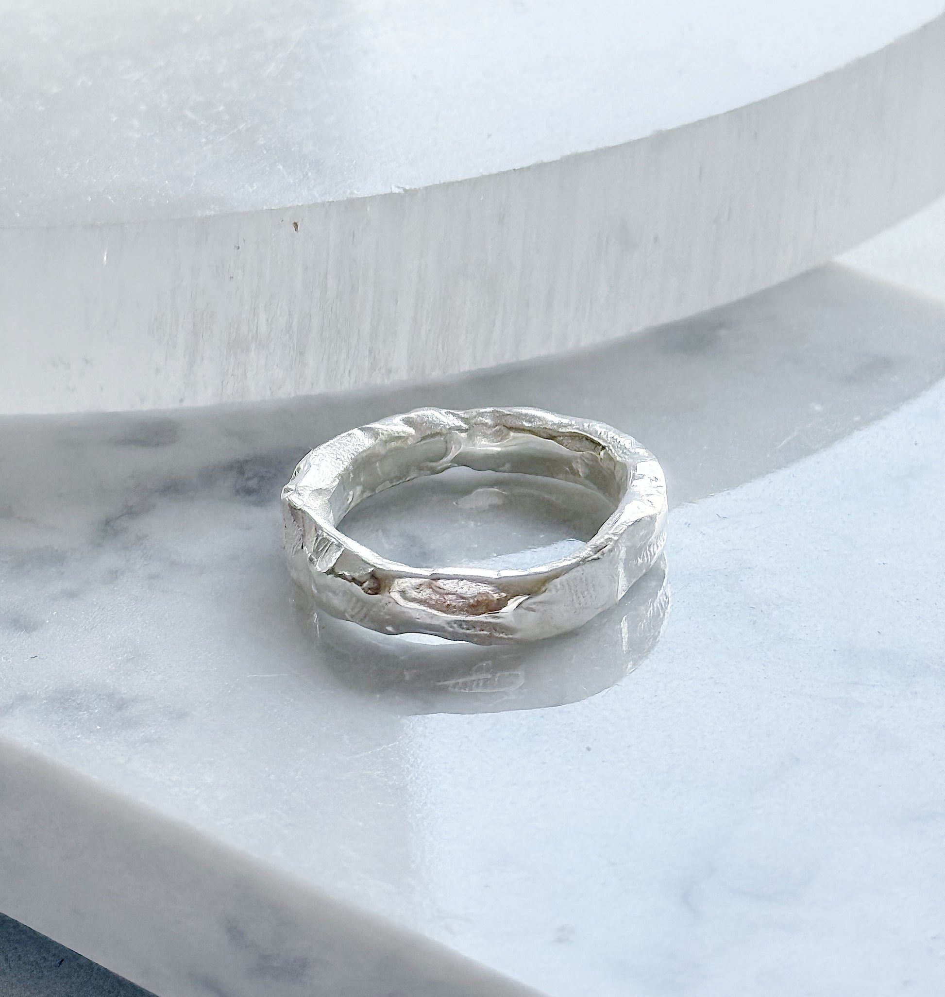 Sidabrinis žiedas “Mėnulio uolos”