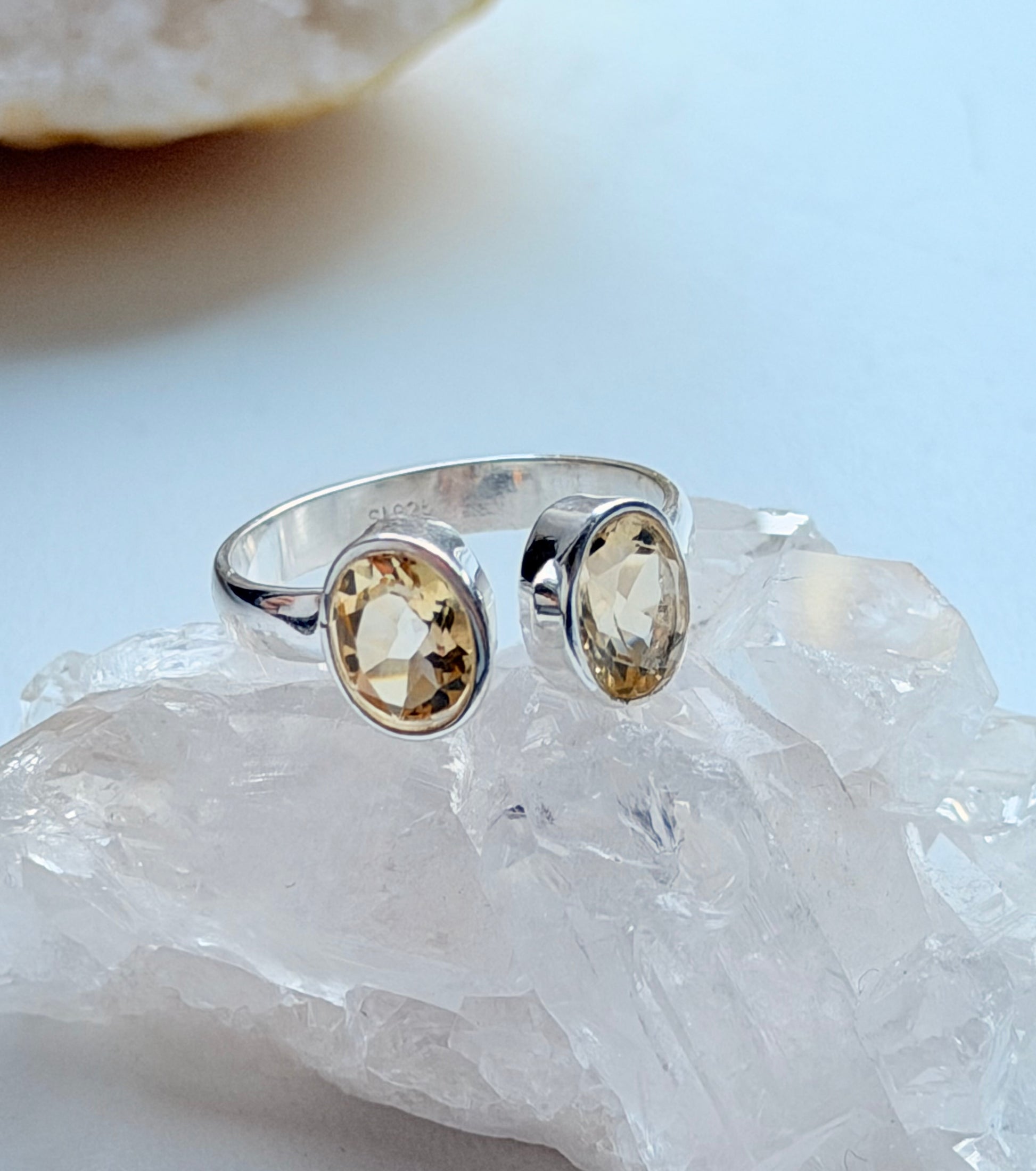 Sidabrinis žiedas su Citrinu “Duo”