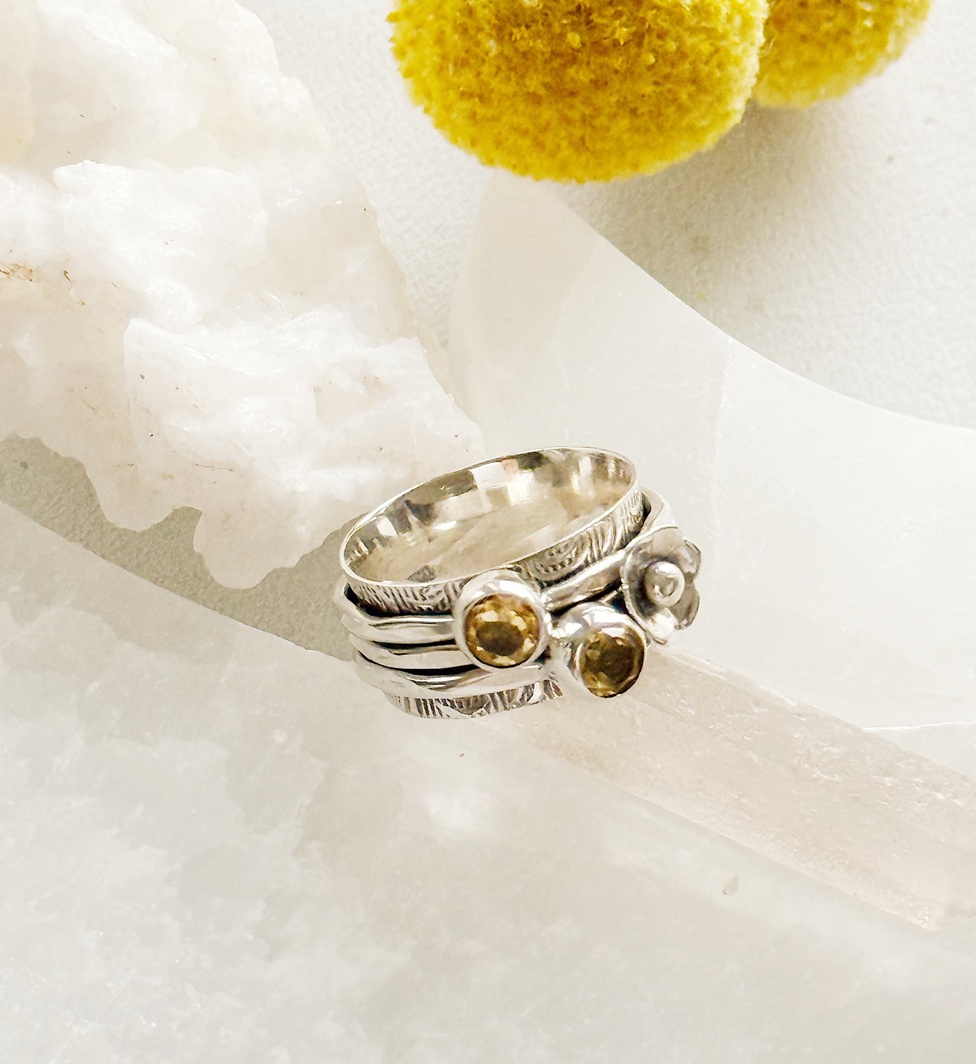 Sidabrinis žiedas su Citrinu “Žydėjimas” / 16 dydis