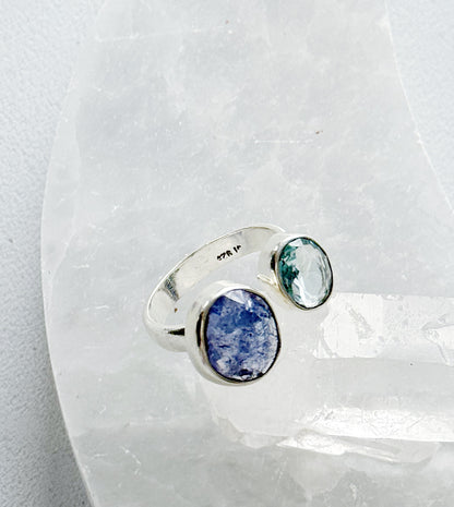 Sidabrinis žiedas su Kianitu ir Topazu / 16 dydis