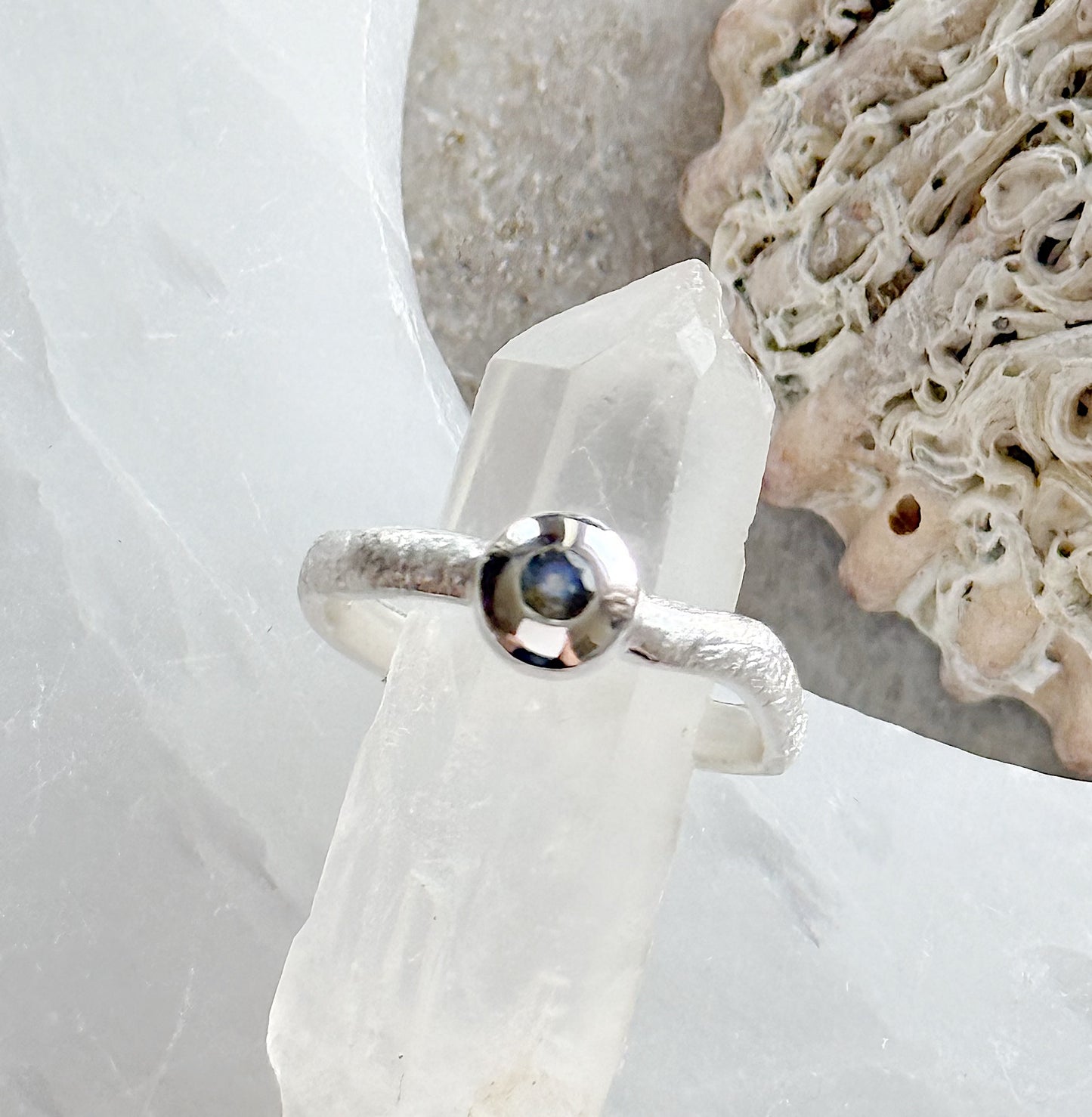 Sidabrinis žiedas su Labradoritu