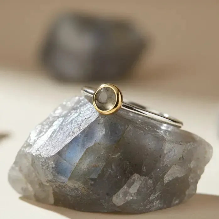 Sidabrinis žiedas su Labradoritu “Apsauga”