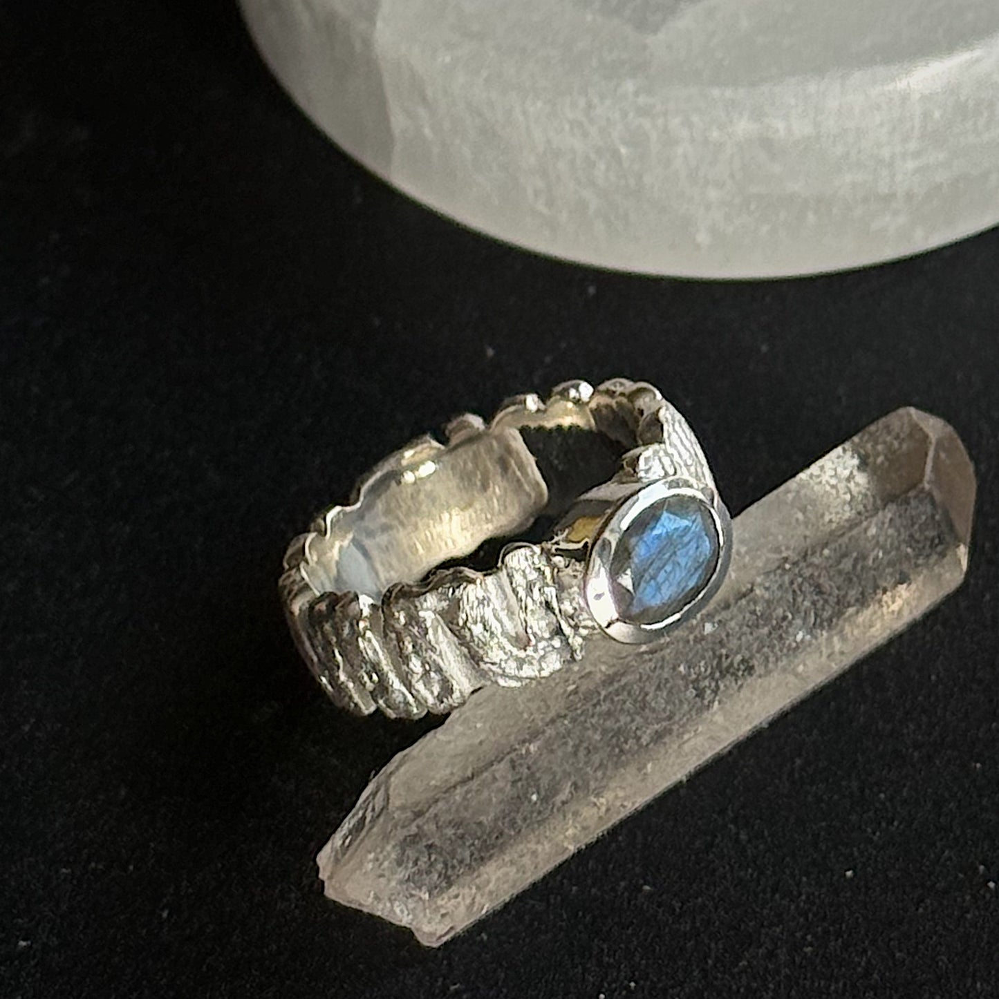 Sidabrinis žiedas su Labradoritu “Nakties švytėjimas”