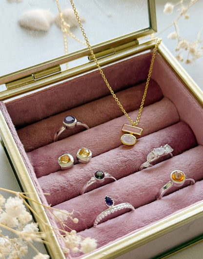 Sidabrinis žiedas su Mistinio Topazo kristalu