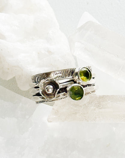 Sidabrinis žiedas su Nefrito ir Peridoto kristalais / 20 dydis