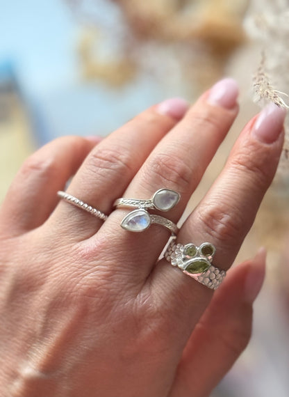 Sidabrinis žiedas su Peridotu “Trio”