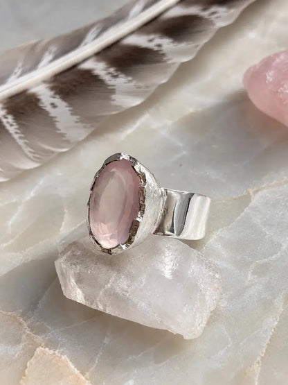 Silver ring with rose quartz