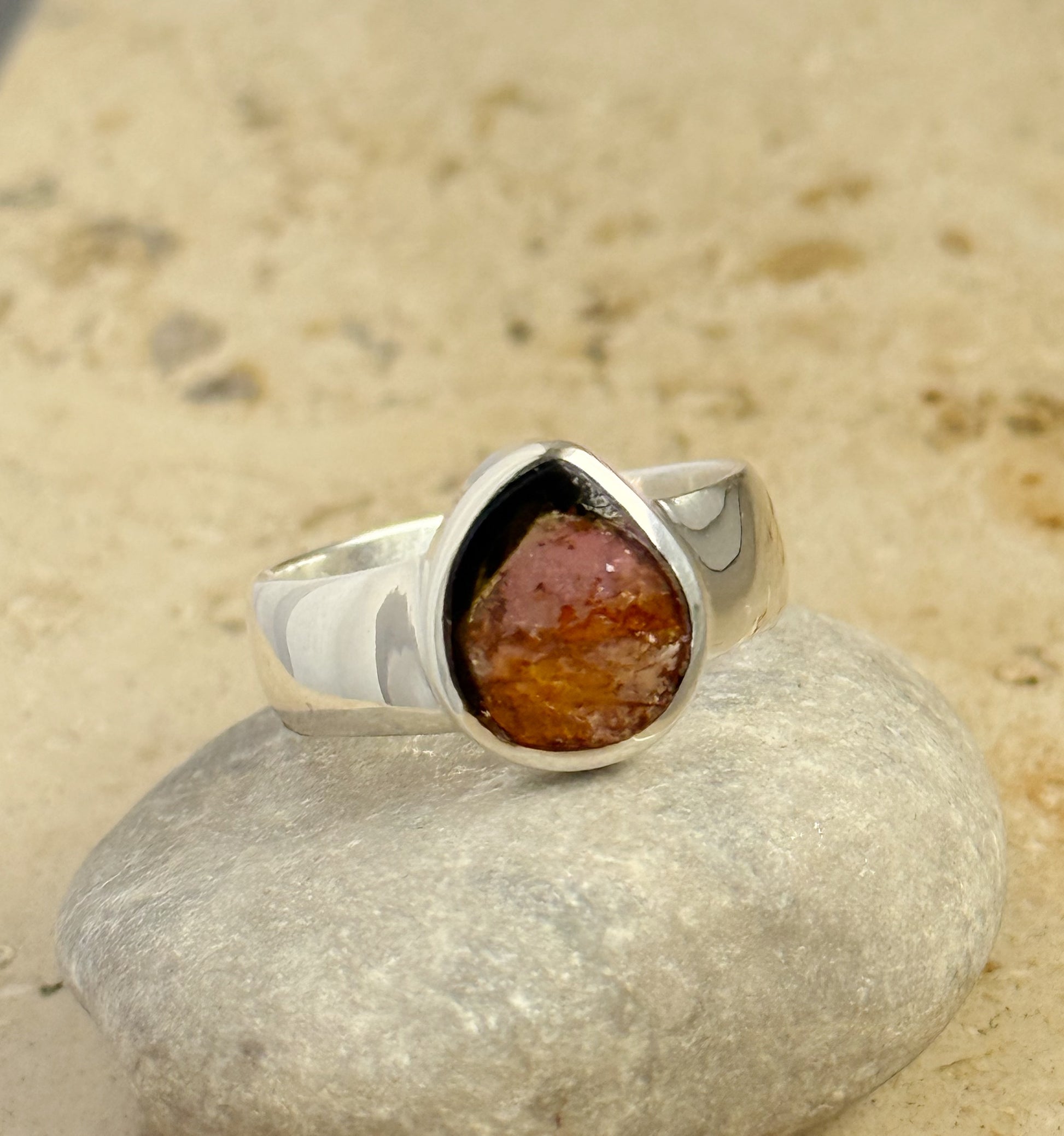 Sidabrinis žiedas su arbūziniu turmalinu / 18 dydis