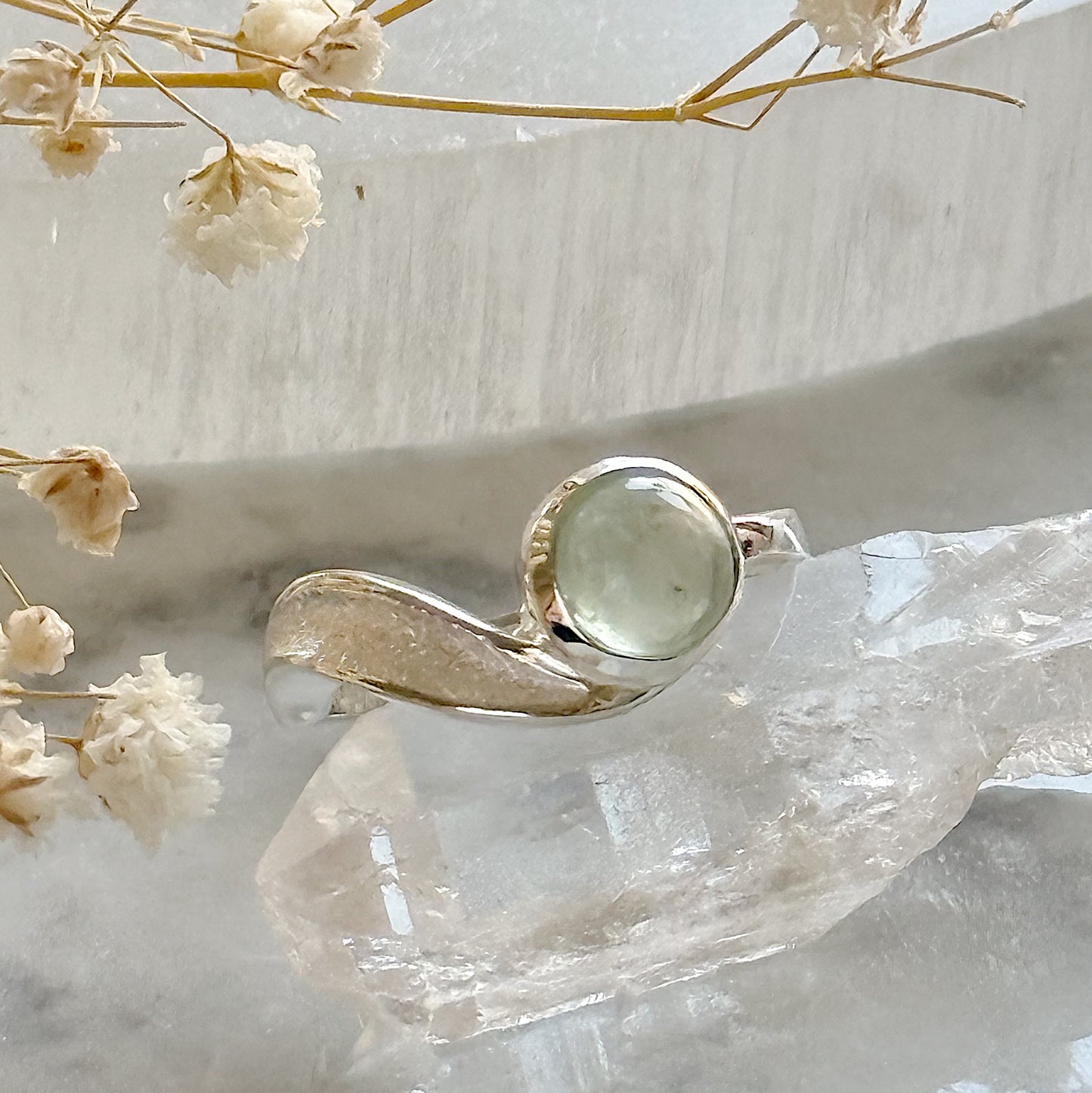 Sidabrinis žiedas su fluoritu “Banga”