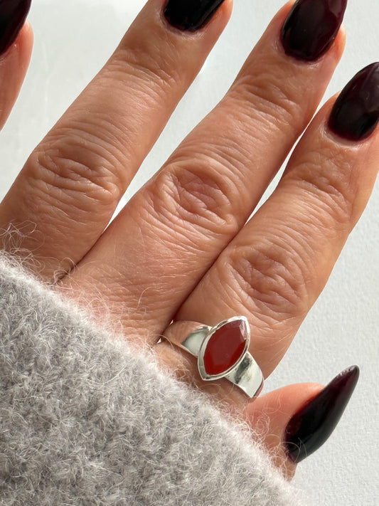 Sidabrinis žiedas su karneoliu