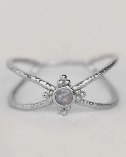 Sidabrinis žiedas su labradoritu ”Apsauga”