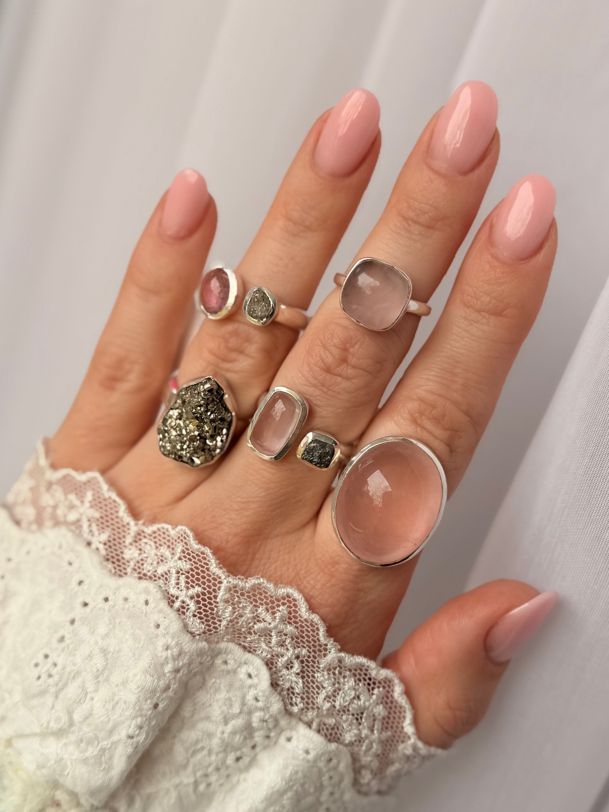 Sidabrinis žiedas su rožiniu kvarcu / 16 dydis