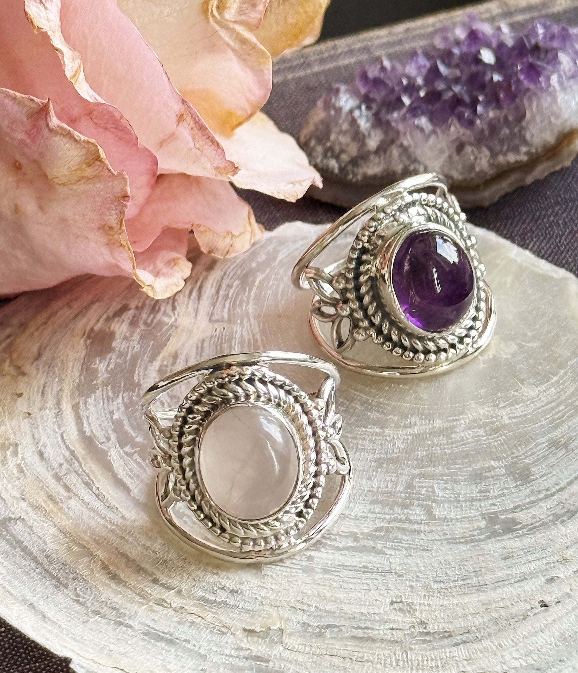 Sidabrinis žiedas su ametistu “Harmonija”