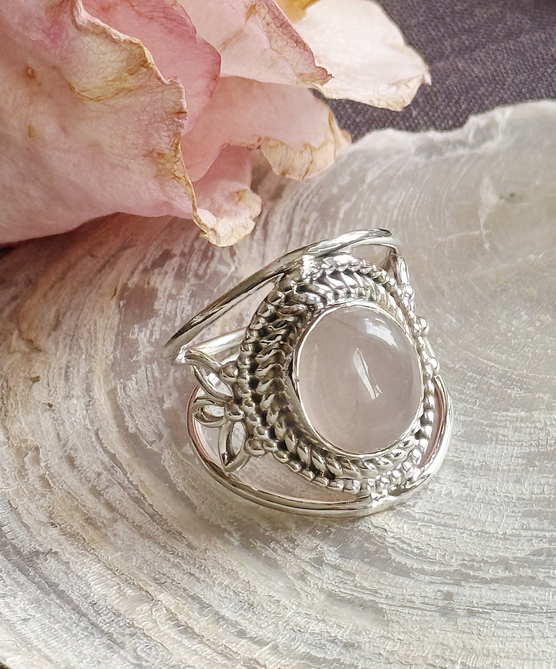 Sidabrinis žiedas su rožiniu kvarcu “Širdies žinutė”