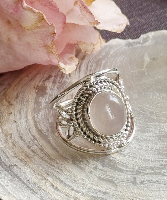 Sidabrinis žiedas su rožiniu kvarcu “Širdies žinutė”