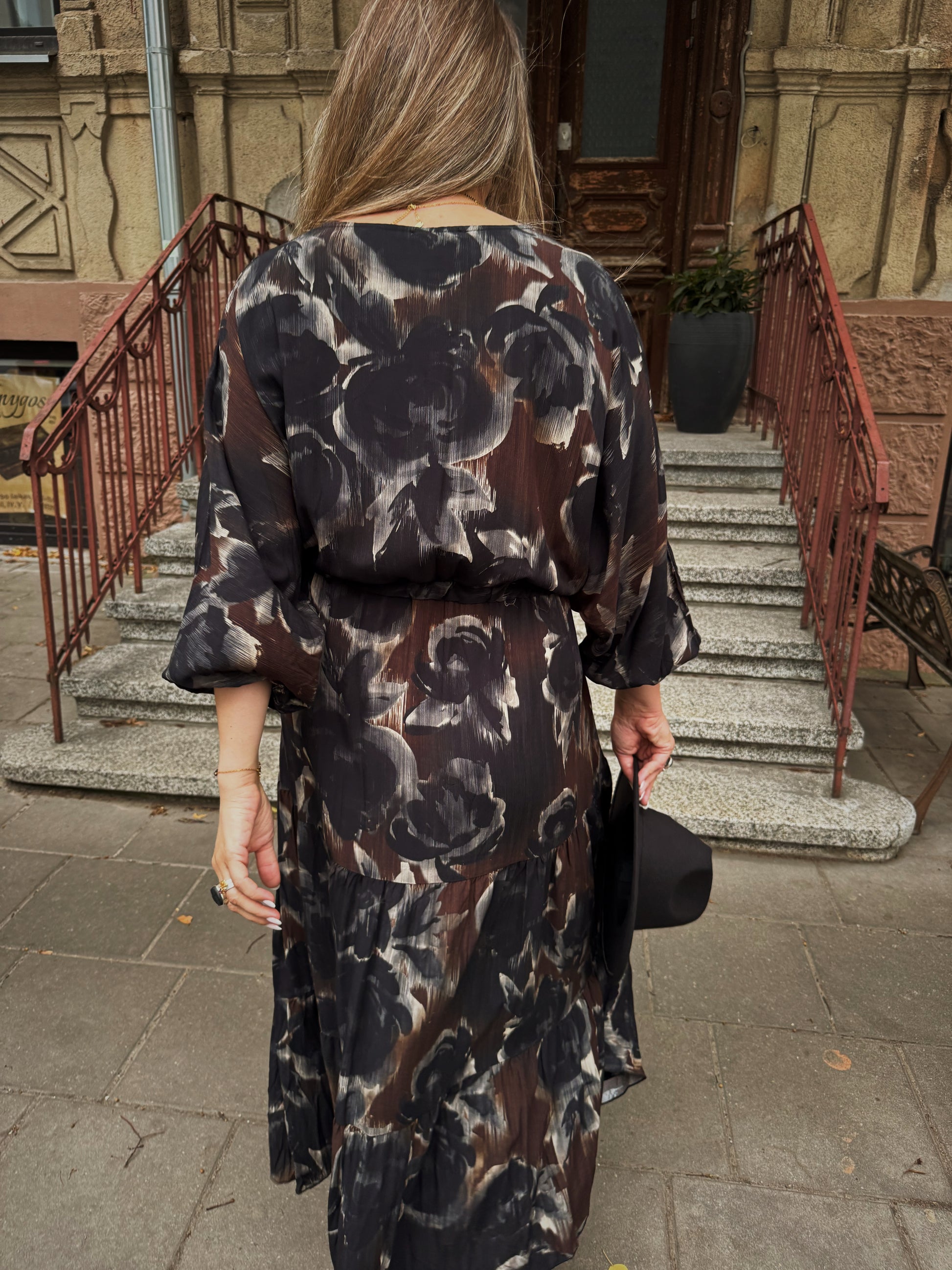 Suknelė “Žemės Deivė”