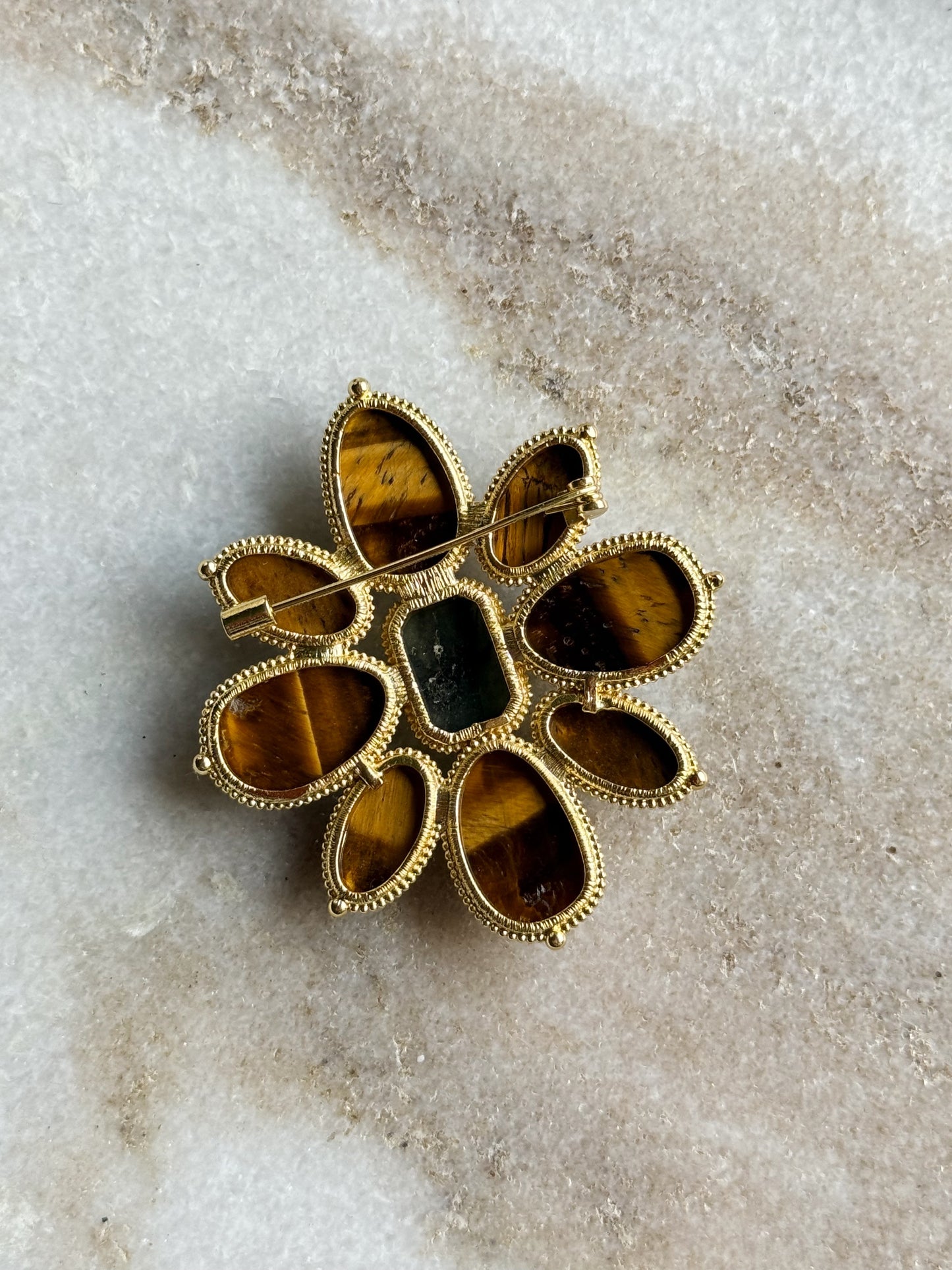 Tigro akies sagė "Ugnies valdovė"