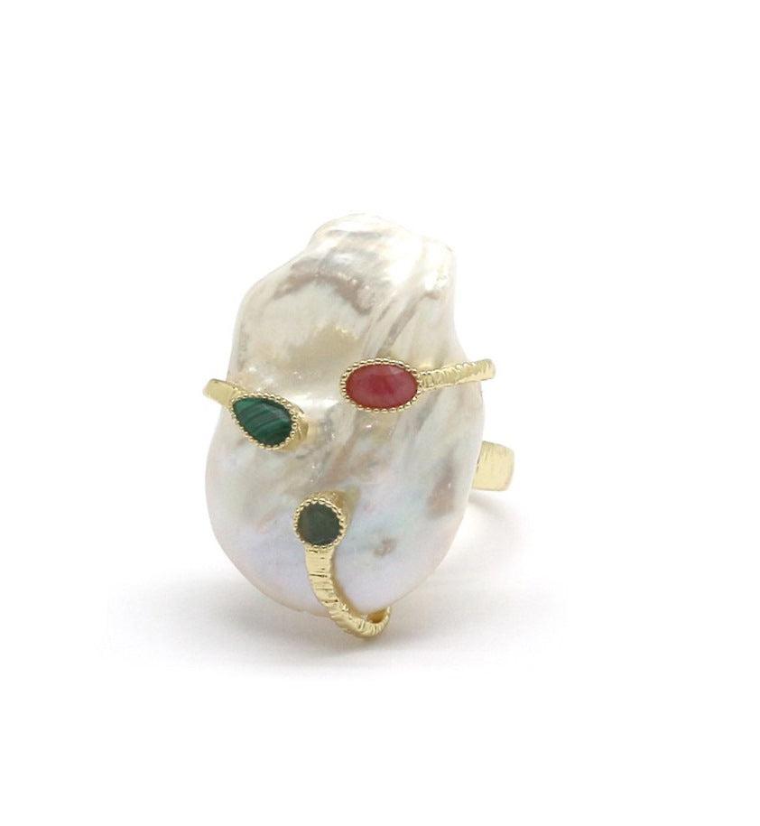 Ring with baroque pearl