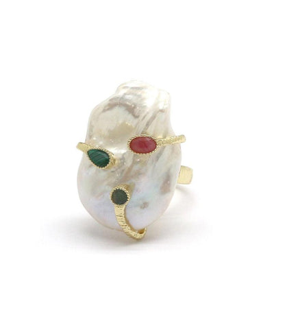 Ring with baroque pearl