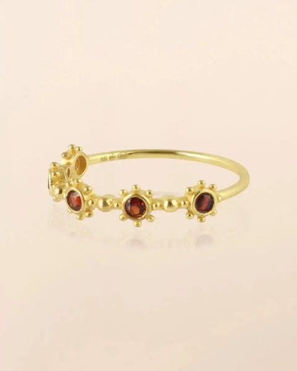 Žiedas su granatais “Aistra”