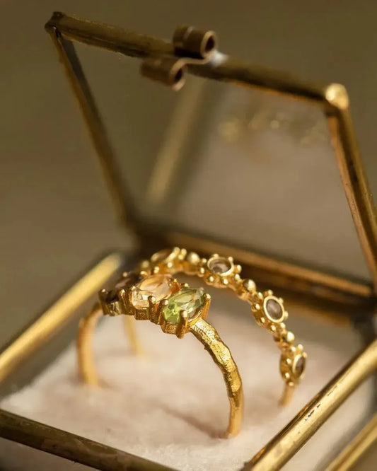 Žiedas su labradoritu "Apsauga"