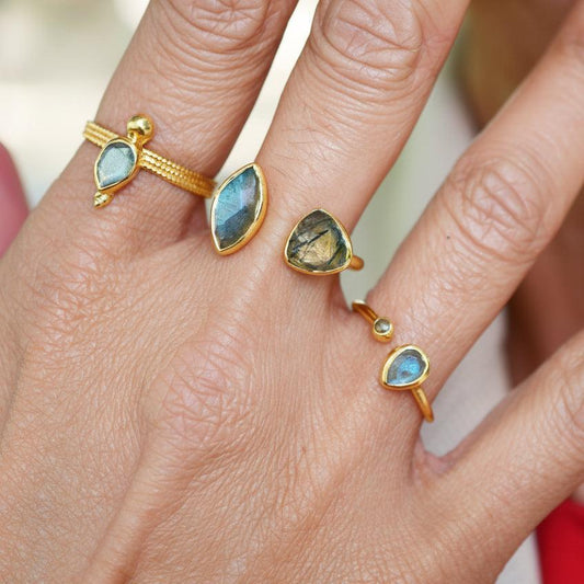 "Gaia" ring with labradorite