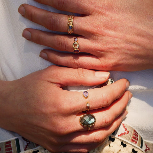 Ametisto ir mėnulio akmens žiedas "Vidinė šviesa"