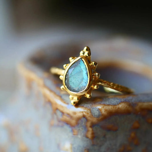 Žiedas su labradoritu "Magiškas"