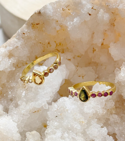 Ring with tourmaline and sapphires